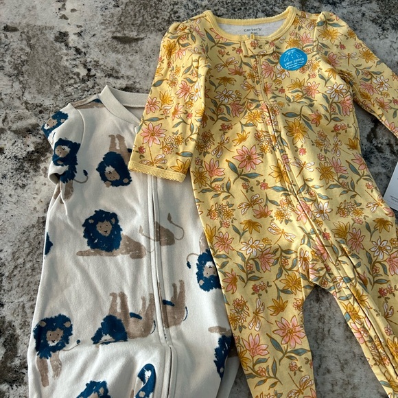 Pair of Carter 9mo Zipper Pajamas - Picture 1 of 4